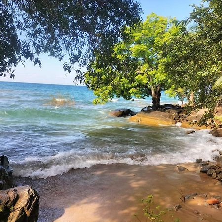 Soul Rebel Lodge & Backpackers Nkhata Bay Exterior photo