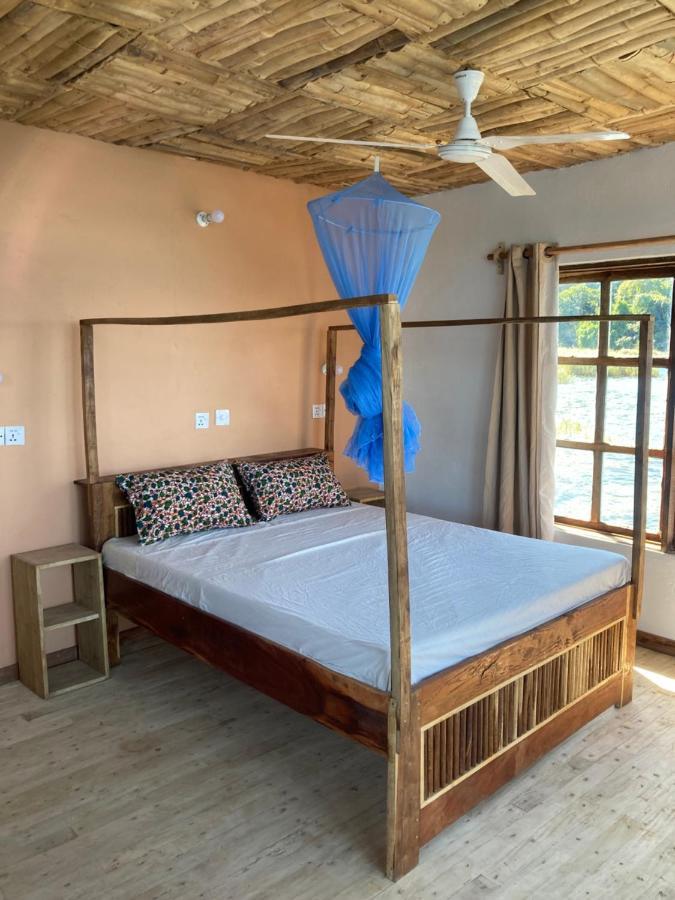 Soul Rebel Lodge & Backpackers Nkhata Bay Exterior photo