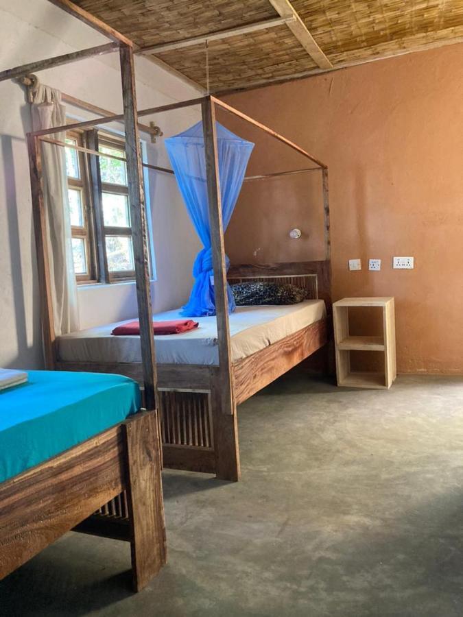 Soul Rebel Lodge & Backpackers Nkhata Bay Exterior photo