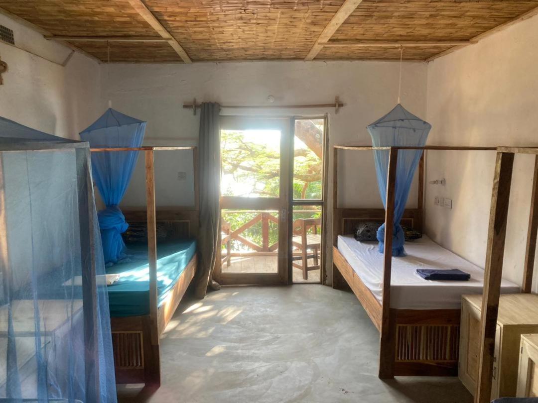 Soul Rebel Lodge & Backpackers Nkhata Bay Exterior photo