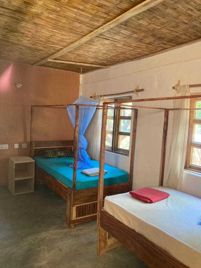 Soul Rebel Lodge & Backpackers Nkhata Bay Exterior photo