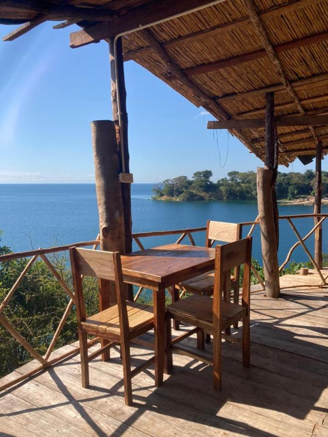 Soul Rebel Lodge & Backpackers Nkhata Bay Exterior photo