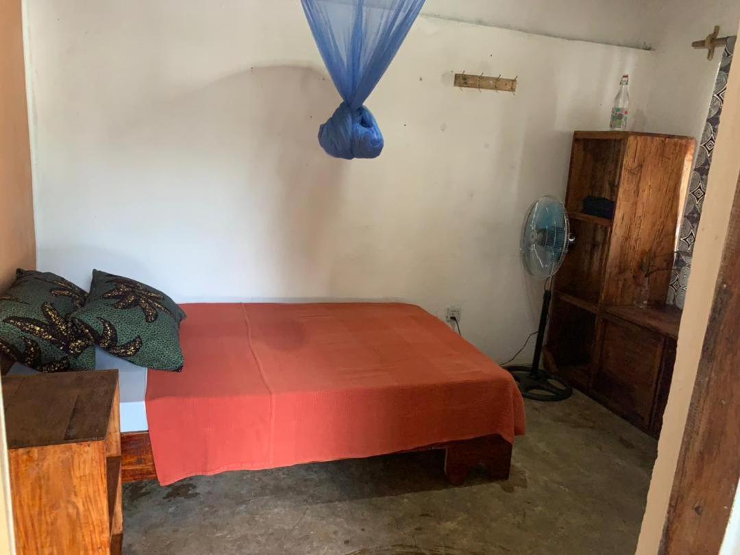 Soul Rebel Lodge & Backpackers Nkhata Bay Exterior photo