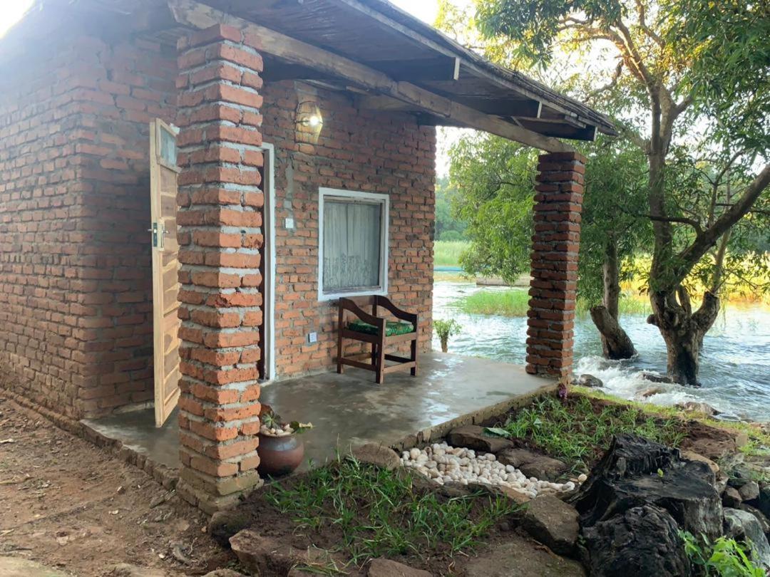Soul Rebel Lodge & Backpackers Nkhata Bay Exterior photo