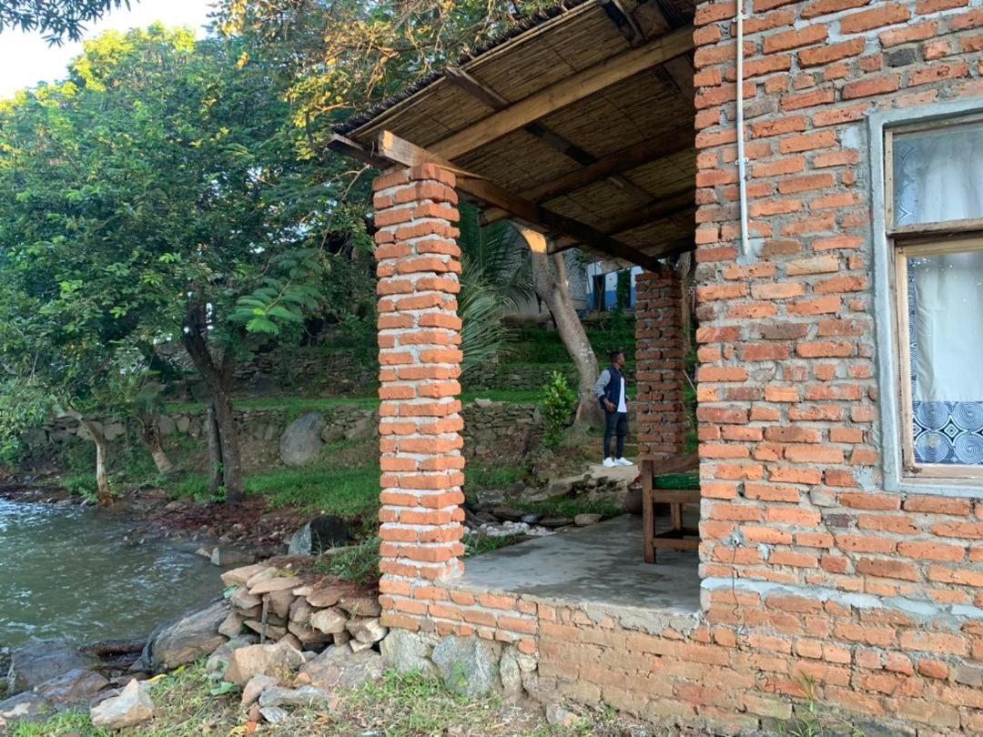 Soul Rebel Lodge & Backpackers Nkhata Bay Exterior photo
