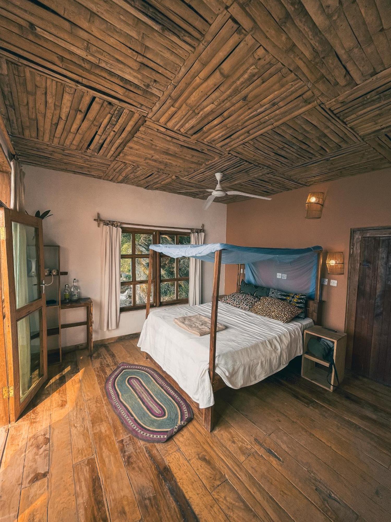 Soul Rebel Lodge & Backpackers Nkhata Bay Exterior photo