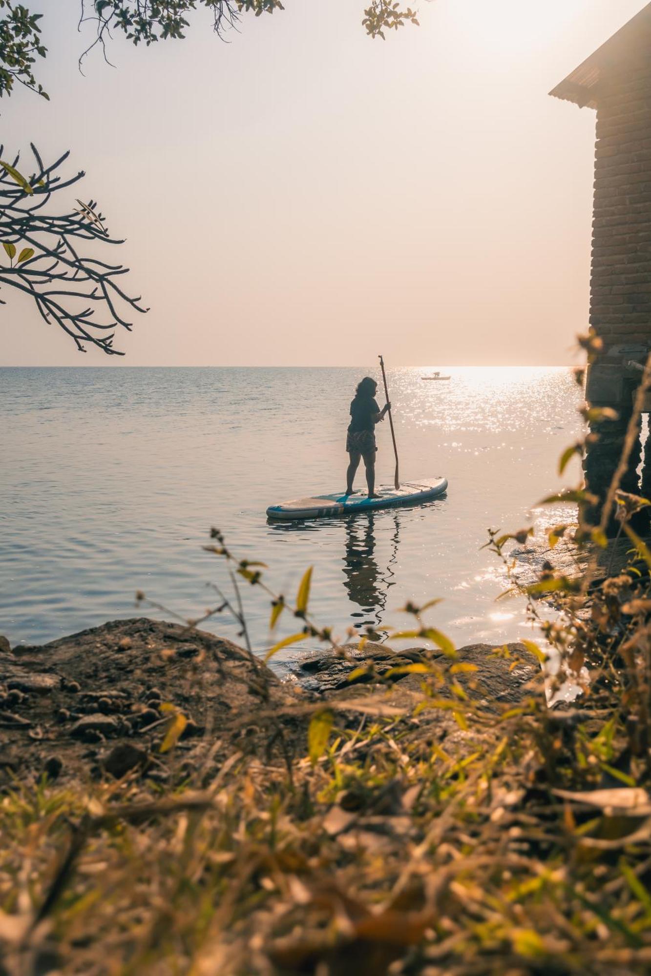 Soul Rebel Lodge & Backpackers Nkhata Bay Exterior photo