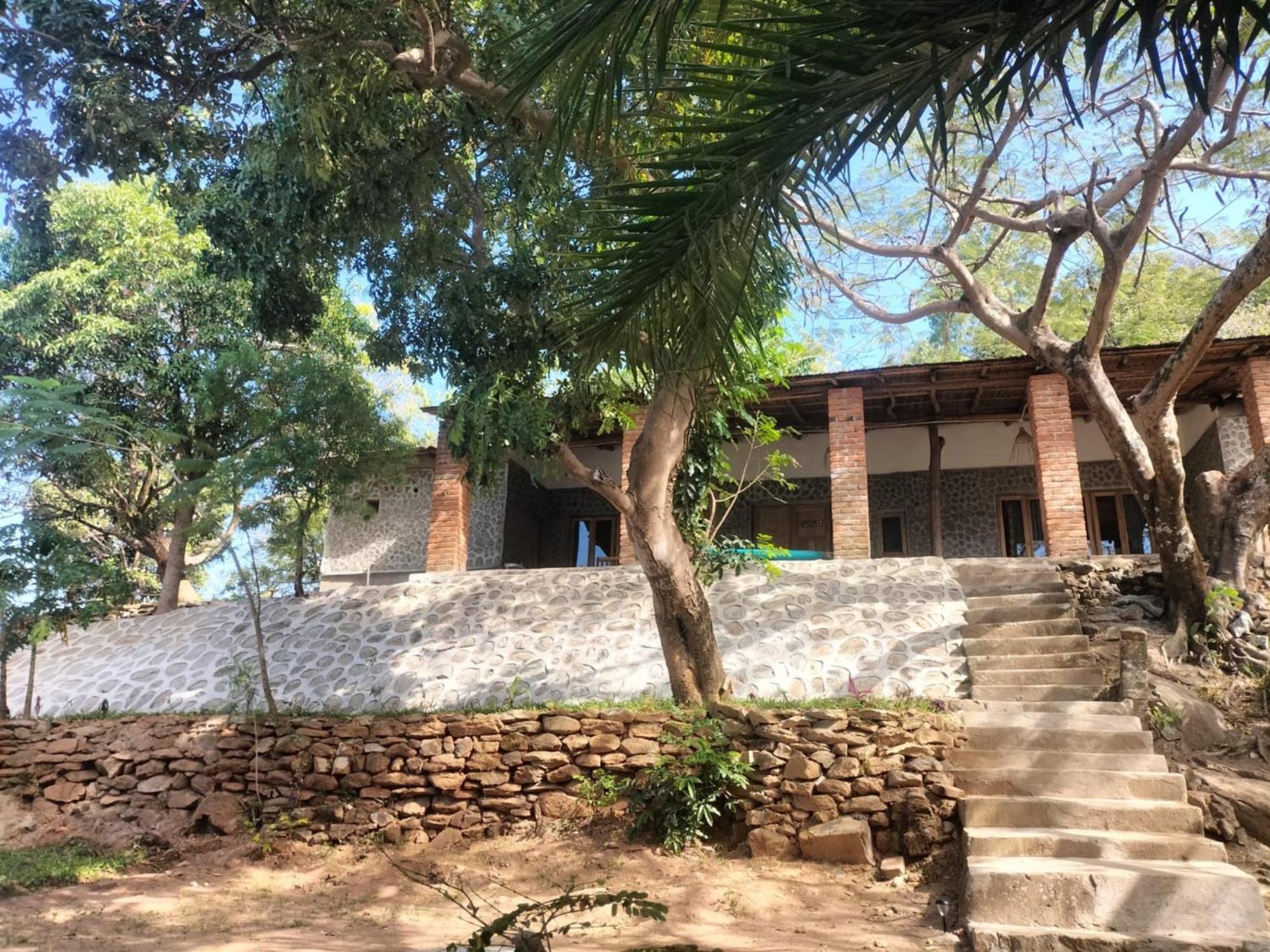 Soul Rebel Lodge & Backpackers Nkhata Bay Exterior photo