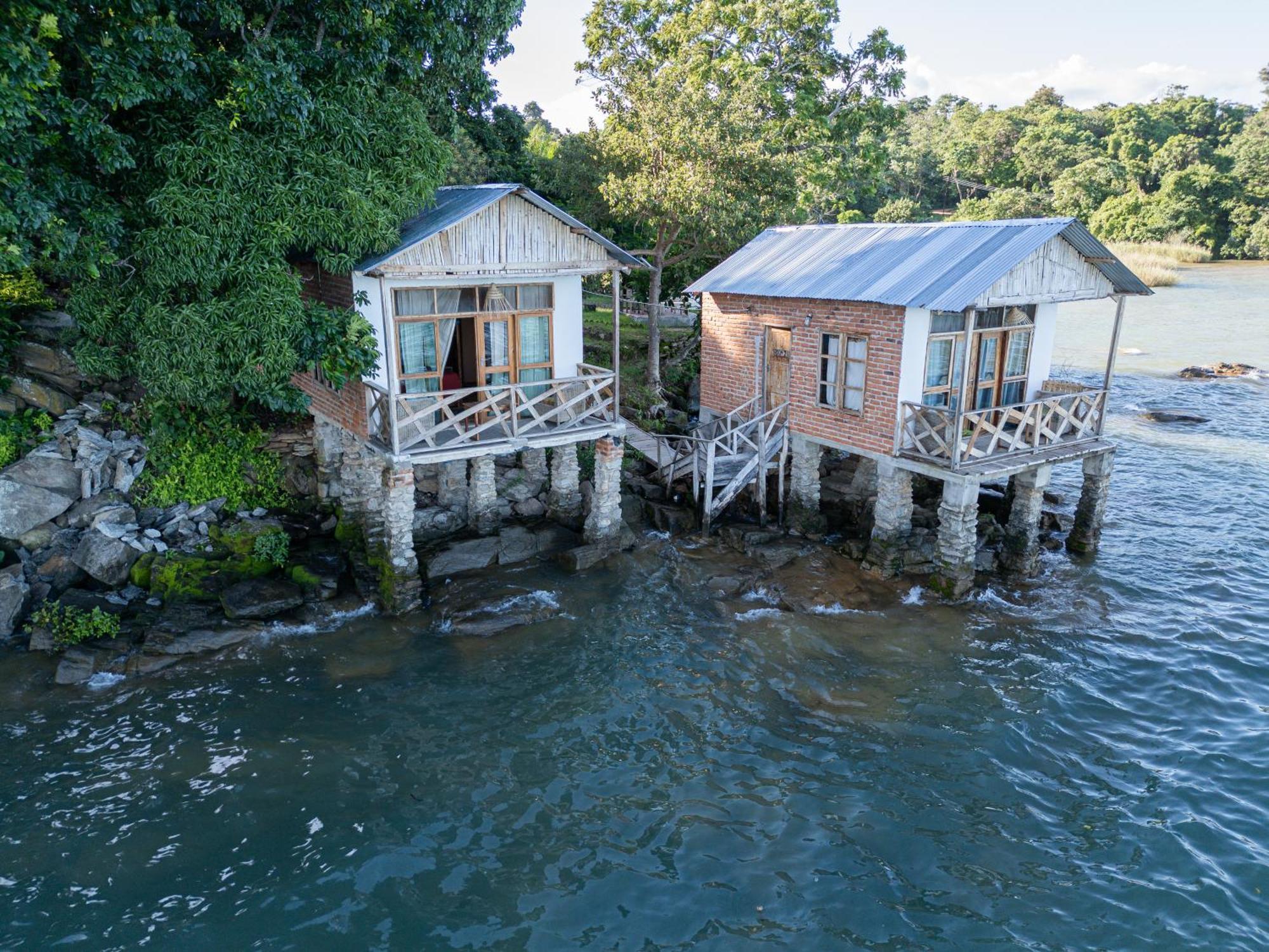 Soul Rebel Lodge & Backpackers Nkhata Bay Exterior photo